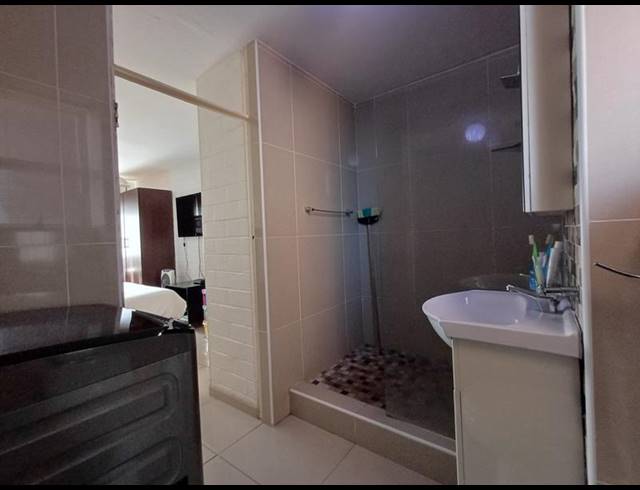 3 BEDROOM APARTMENT FOR SALE IN MORNINGSIDE